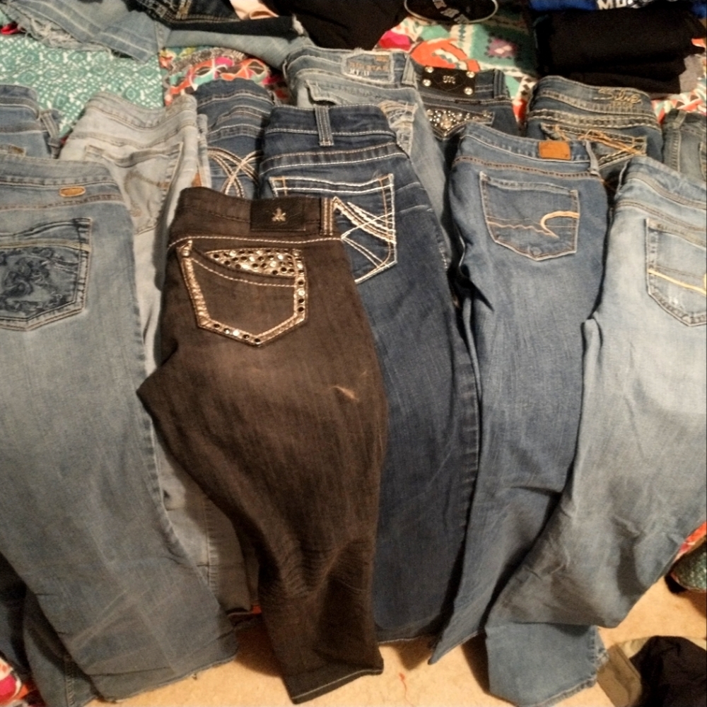 Lot of 12 name brand jeans
